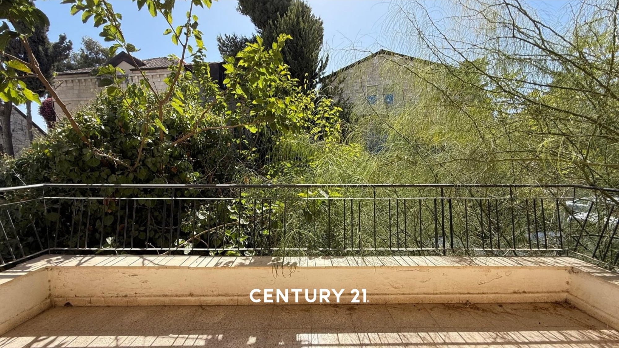 9d482b43f1_860fd7f778_369e5fa67f_075803f51f_balcony-4.jpg