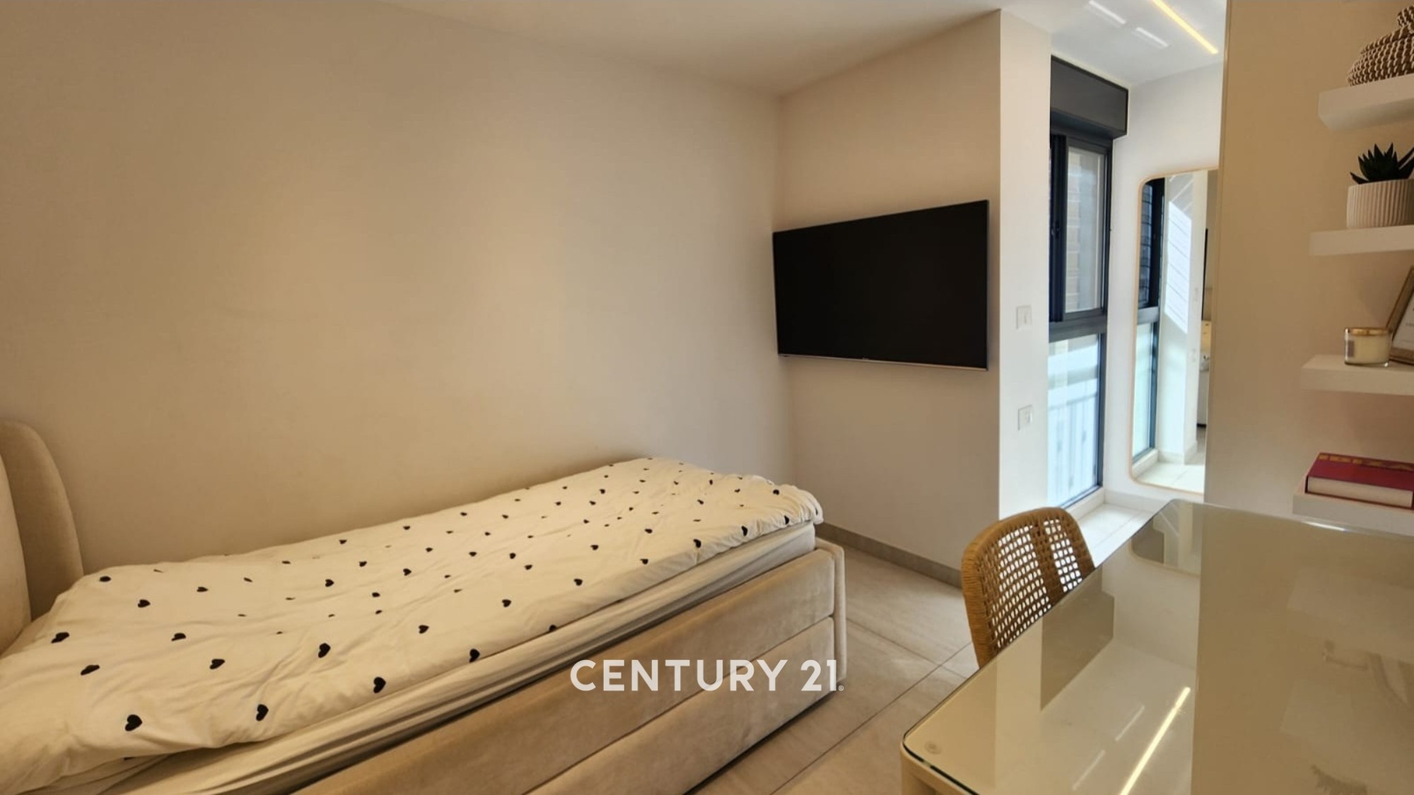 9e6eb9f054_ce4c65e92f_921a1d1ab1_744a98de68_e4e34d3e5b_5f804ae0b5_bedroom3rd-2.jpg