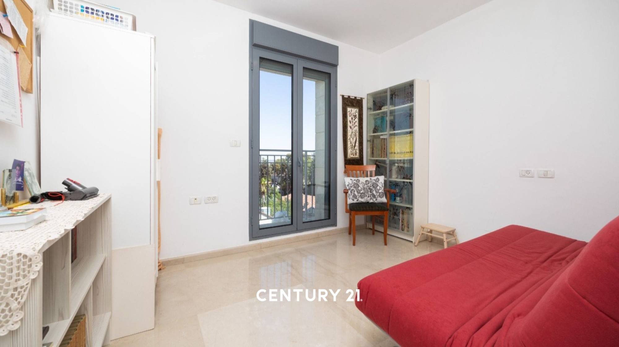 f5cb8ade50_fee0ff36b1_029d203a42_e6856226f5_05bcb83e04_bfa0d341ee_bedroom-2.jpg