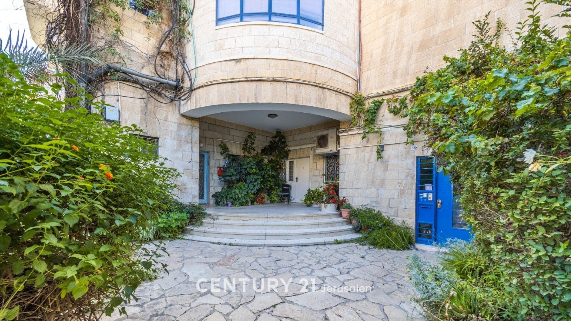 13e112caab_a8d5ceba69_entrance.jpg