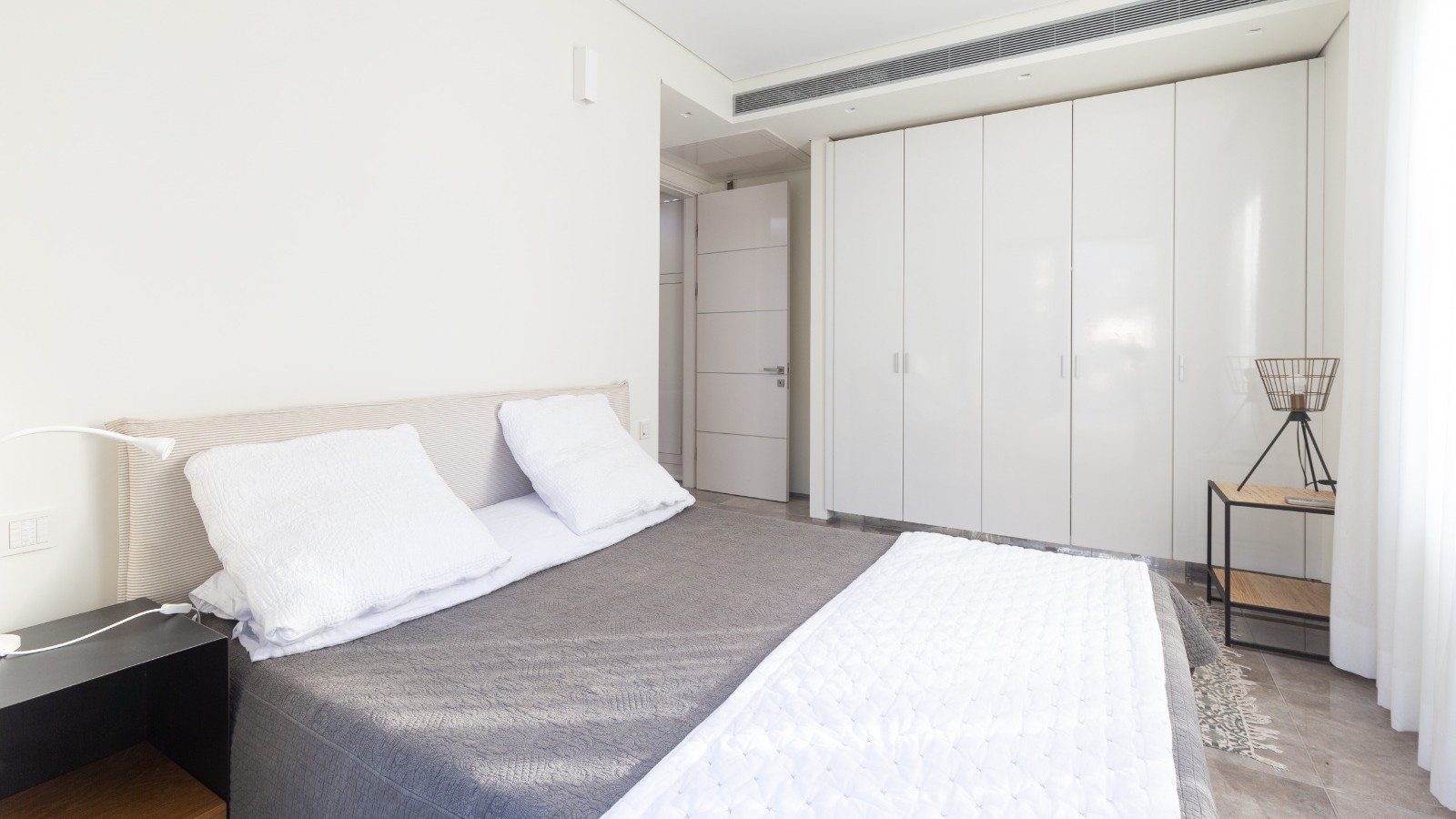 6efa90495f_9459ed4fa5_bedroom2nd-5.jpg