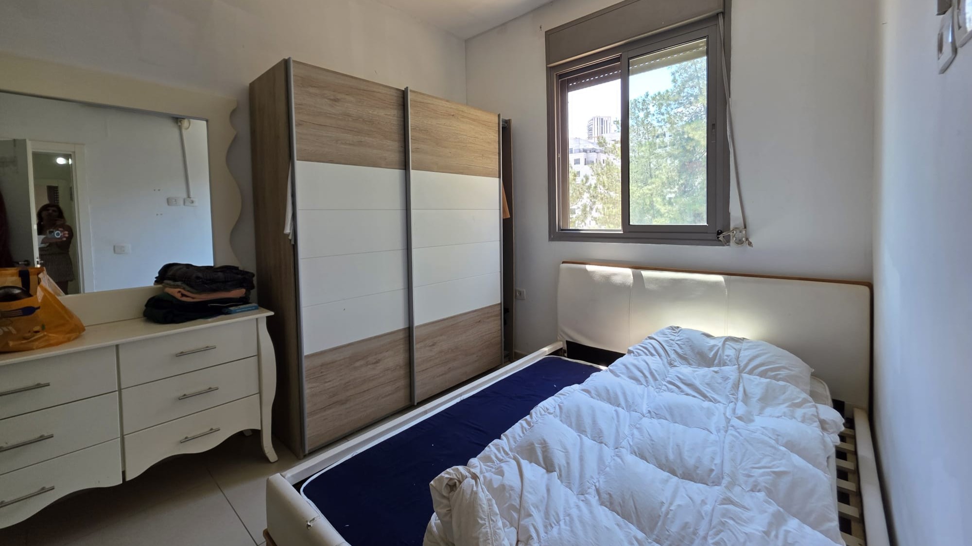 8d9e0772a8_5d2d27e126_bedroom-1.jpg
