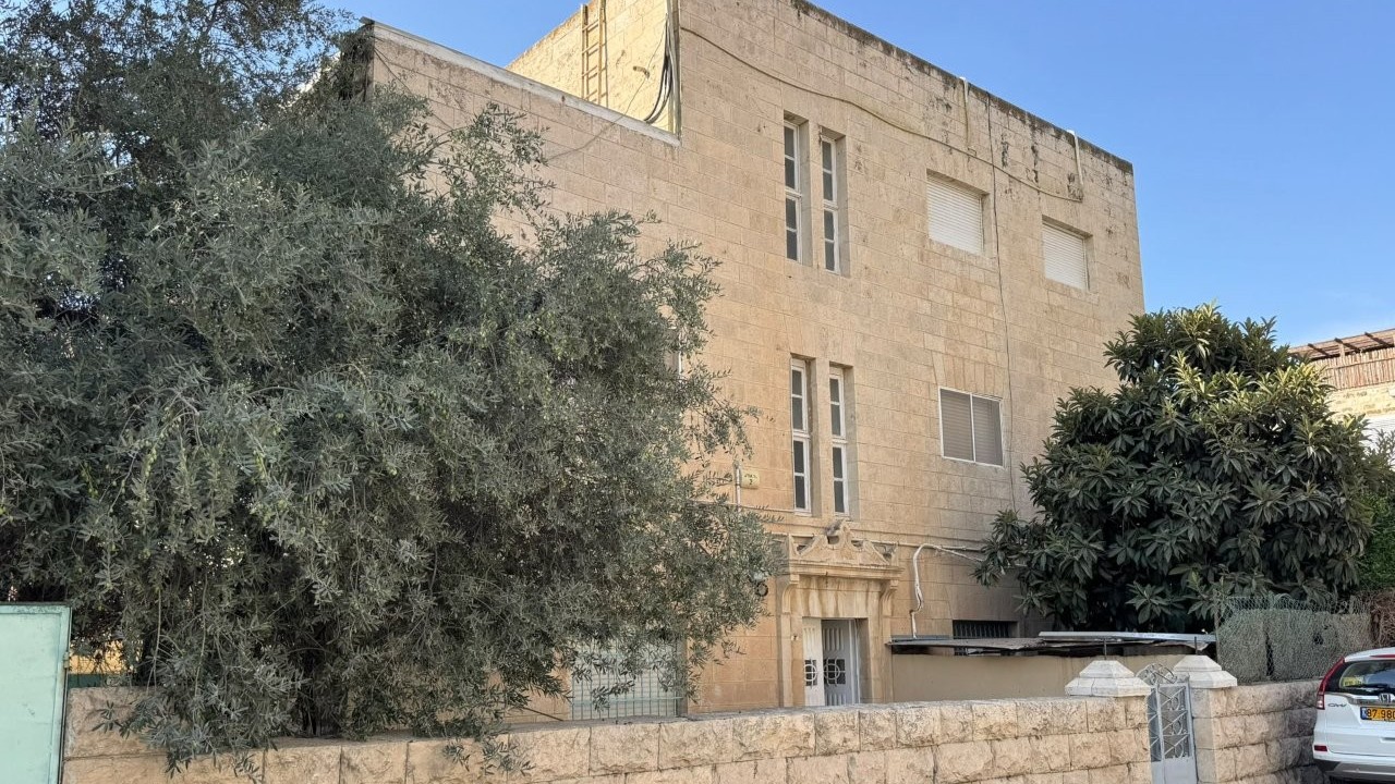 6bd75aa418_f6dca1cd72_building.jpg