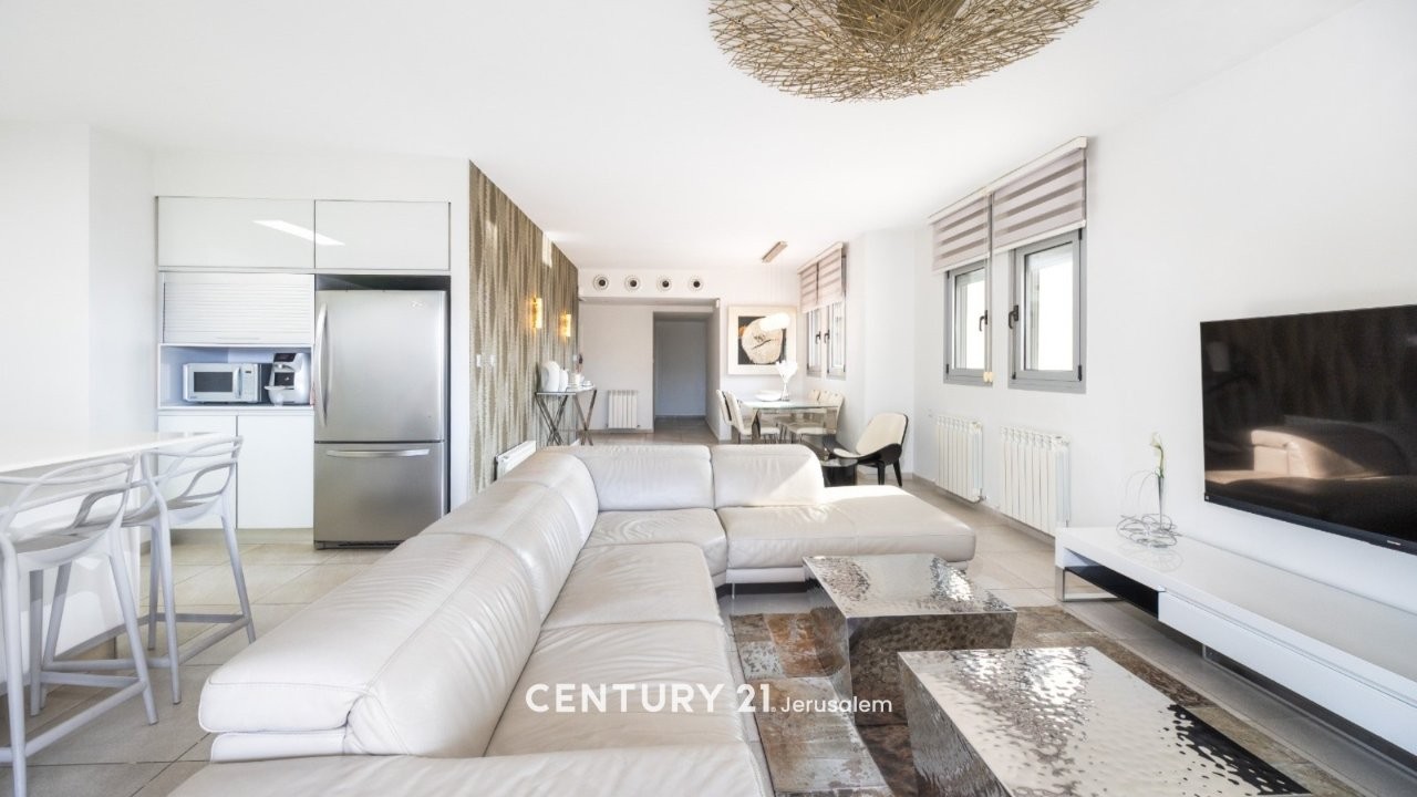 78cf7e0577_edc374d89c_27d83705ee_0c6c66686c_living-4.jpg