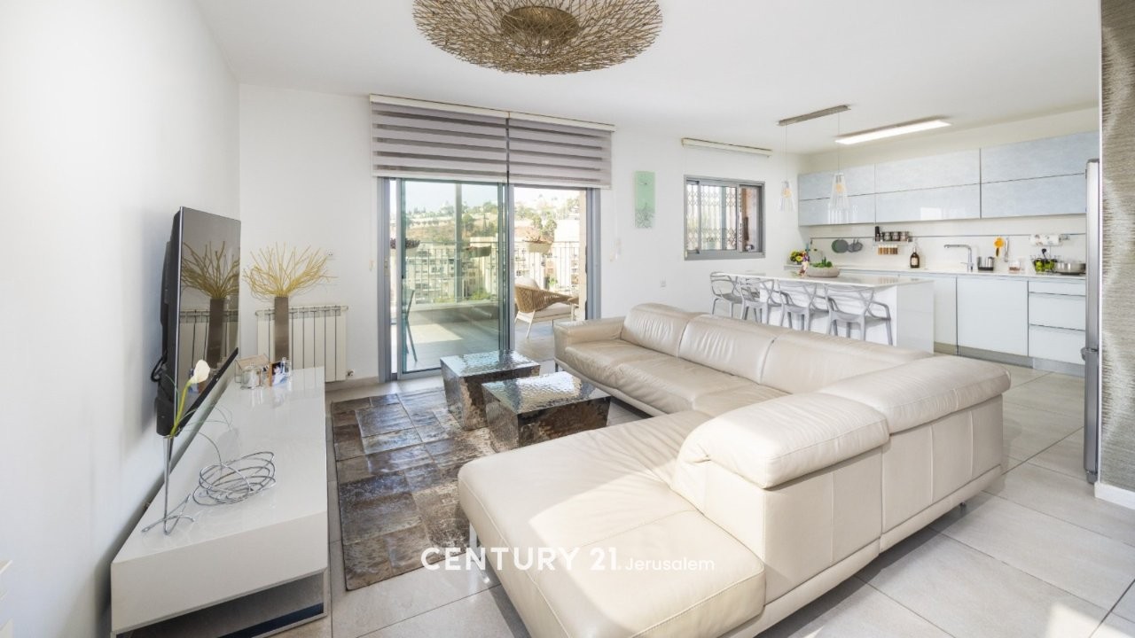 7ad38a4a3e_f9ef433ce0_ddb368325d_ebb4ad9f8c_living2nd-5.jpg